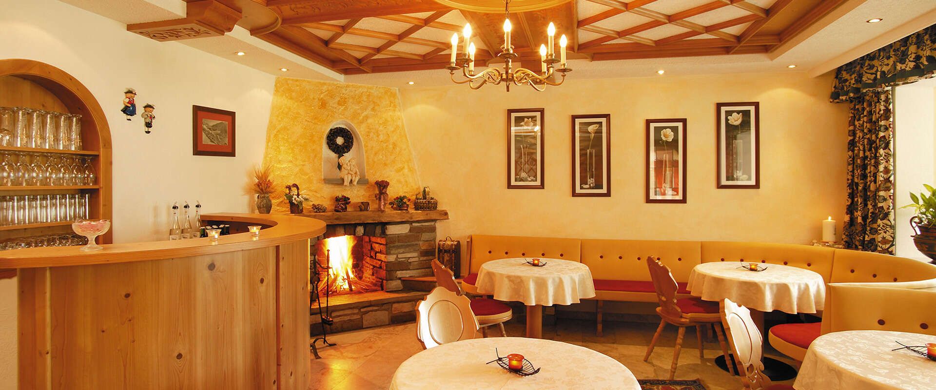 Hausbar im Hotel Alpenherz im Zillertal, Tirol