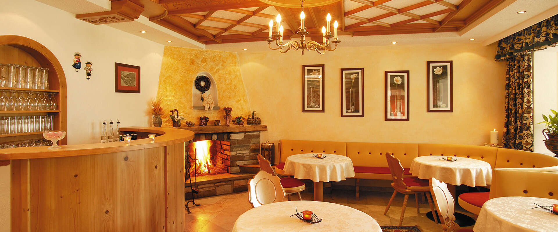 Hausbar im Hotel Alpenherz im Zillertal, Tirol